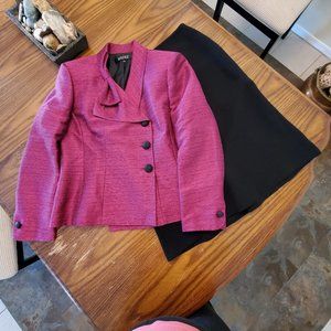 Kasper Razzberry Suit Jacket with Skimmer Skirt in Black Sz 12 EUC